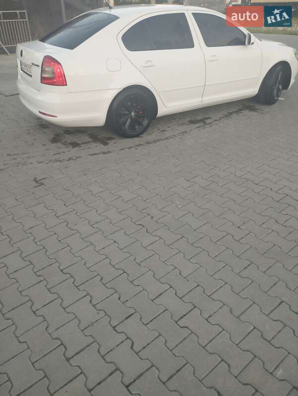 Ліфтбек Skoda Octavia 2009 в Ходореві