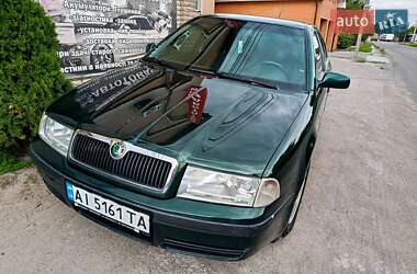 Лифтбек Skoda Octavia 2000 в Вишневом