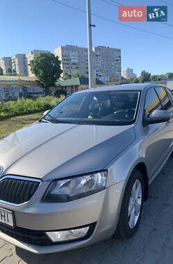 Універсал Skoda Octavia 2013 в Вишгороді