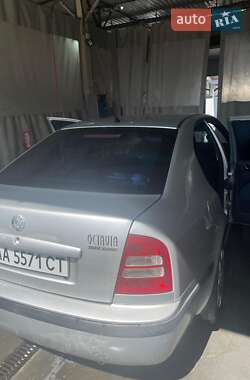 Лифтбек Skoda Octavia 2001 в 