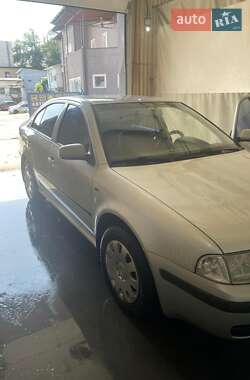 Лифтбек Skoda Octavia 2001 в 