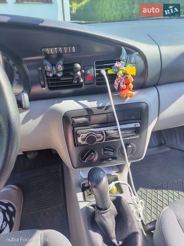 Лифтбек Skoda Octavia 2002 в Днепре