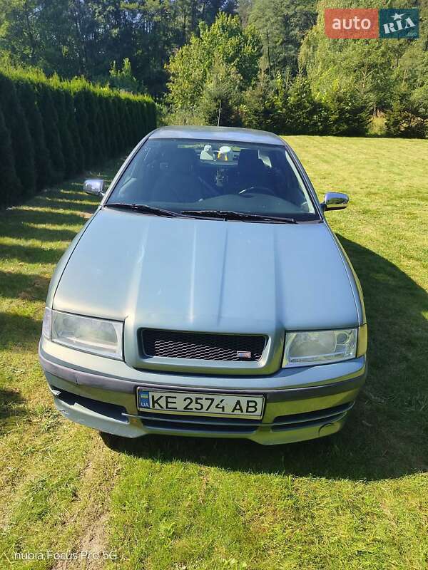 Лифтбек Skoda Octavia 2002 в Днепре