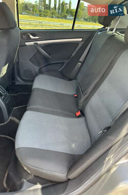 Лифтбек Skoda Octavia 2012 в 