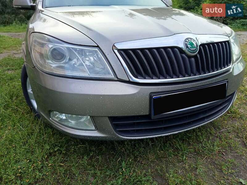 Ліфтбек Skoda Octavia 2012 в Чернівцях