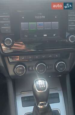 Лифтбек Skoda Octavia 2014 в 