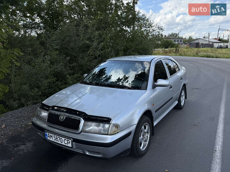 Лифтбек Skoda Octavia 1997 в 
