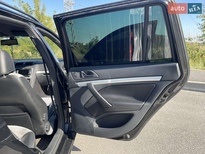 Универсал Skoda Octavia 2010 в Ладыжине