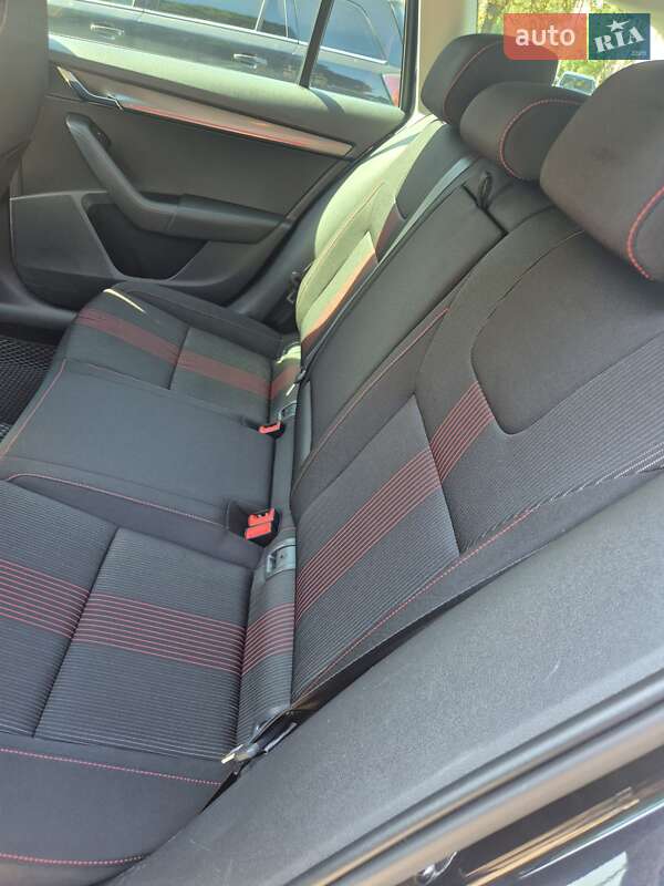 Універсал Skoda Octavia 2017 в Лозовій