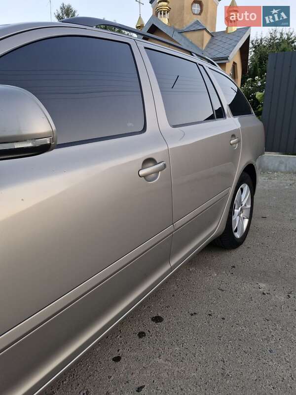Универсал Skoda Octavia 2010 в Львове