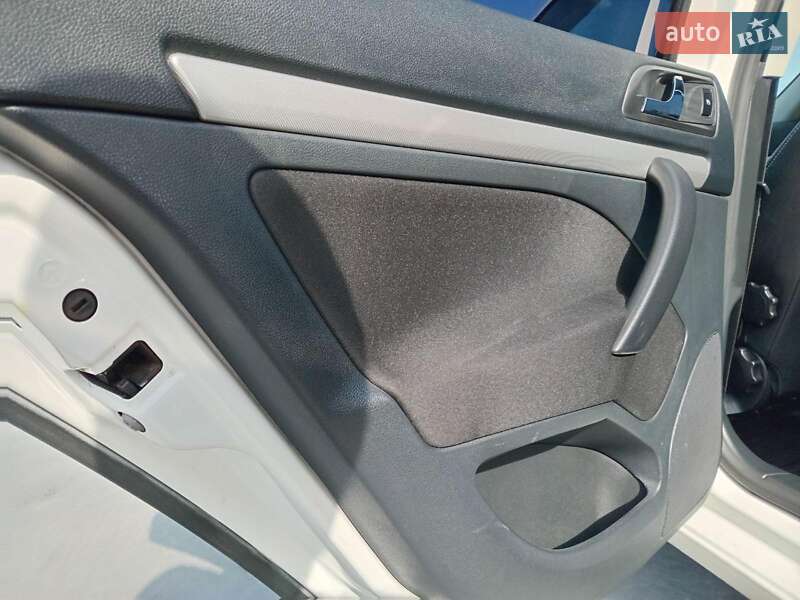 Лифтбек Skoda Octavia 2012 в Львове