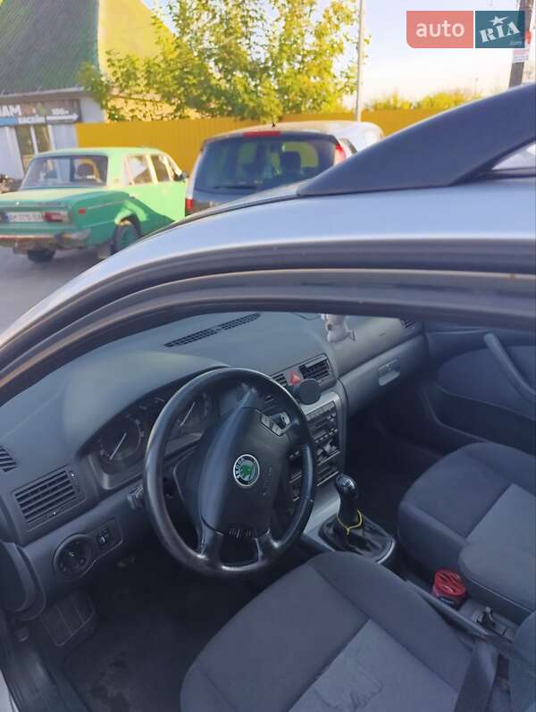 Универсал Skoda Octavia 2003 в Звягеле