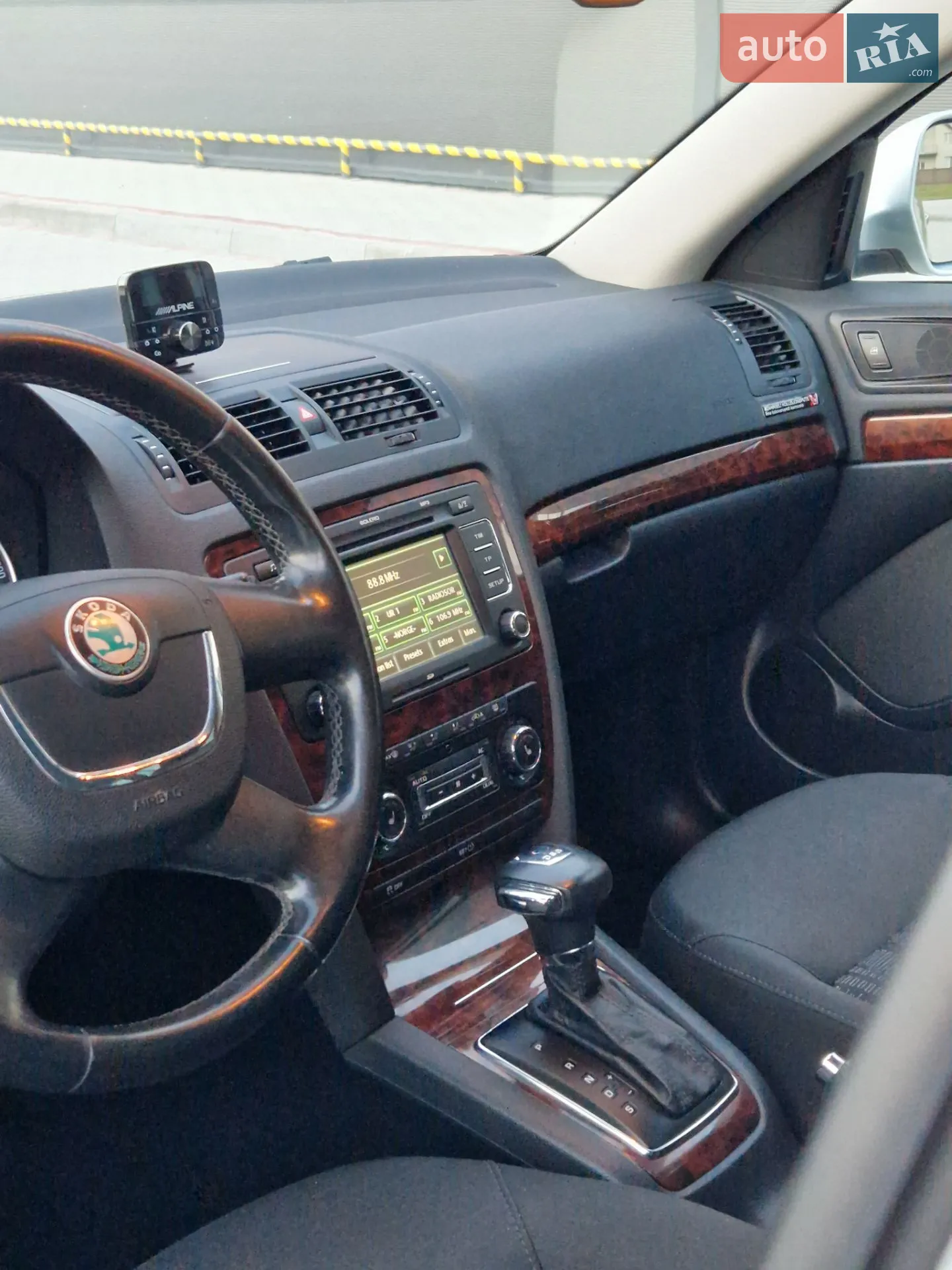 2010 Skoda Octavia - мініатюра 17