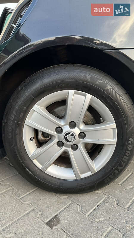 Універсал Skoda Octavia 2012 в Чернівцях