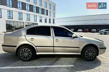 Лифтбек Skoda Octavia 2005 в 