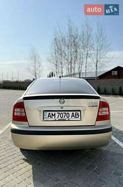 Лифтбек Skoda Octavia 2005 в 