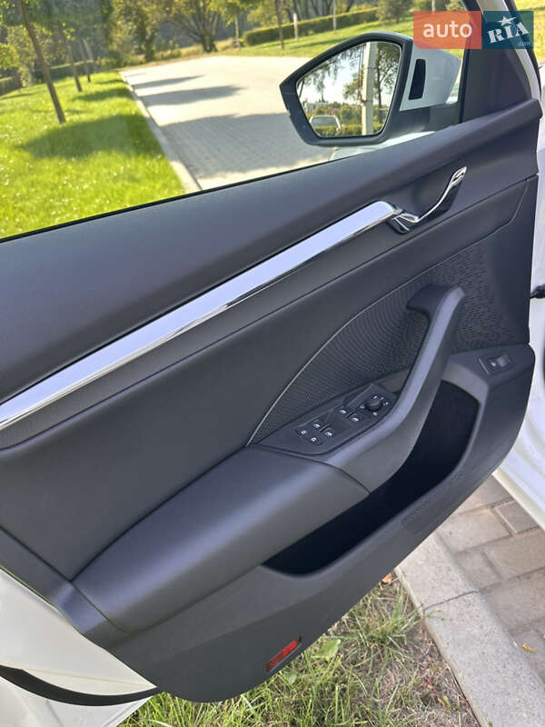 Универсал Skoda Octavia 2021 в Умани