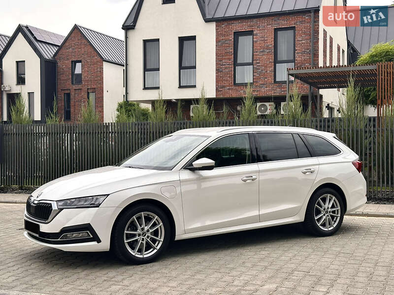 Универсал Skoda Octavia 2021 в Умани