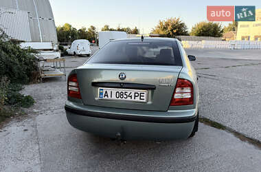 Лифтбек Skoda Octavia 2002 в 