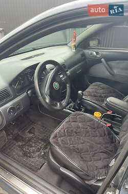 Лифтбек Skoda Octavia 2004 в 