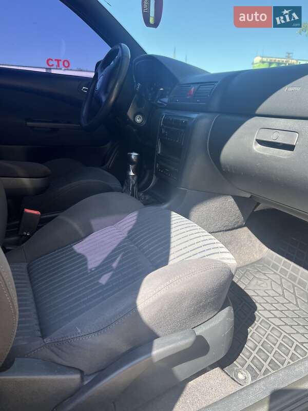 Ліфтбек Skoda Octavia 2006 в Дніпрі