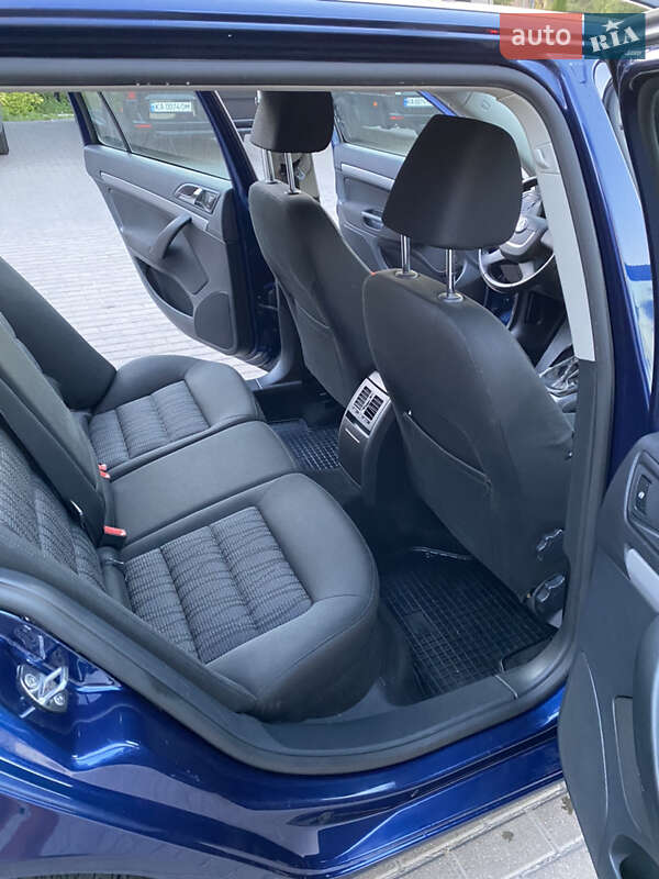 Универсал Skoda Octavia 2010 в Ровно