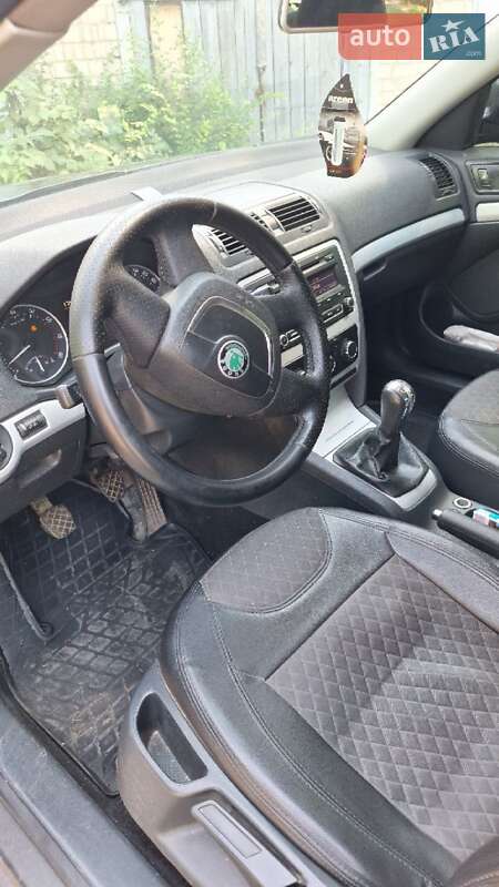 Універсал Skoda Octavia 2010 в Дніпрі