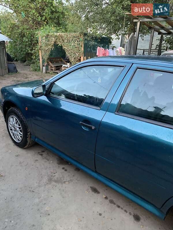 Лифтбек Skoda Octavia 1999 в Козельце