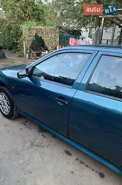 Лифтбек Skoda Octavia 1999 в 