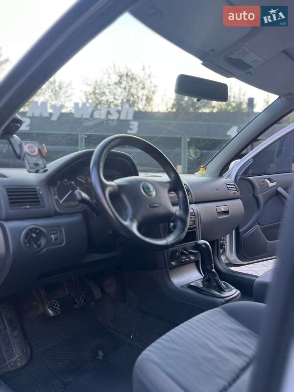 Ліфтбек Skoda Octavia 2004 в Запоріжжі