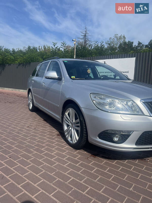 Універсал Skoda Octavia 2012 в Сарнах