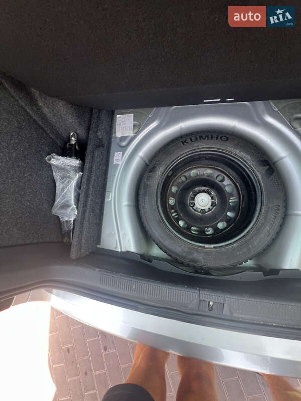 Універсал Skoda Octavia 2012 в Сарнах