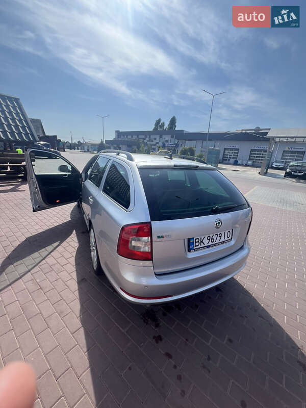 Універсал Skoda Octavia 2012 в Сарнах