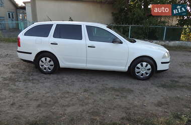 Универсал Skoda Octavia 2012 в Ямполе