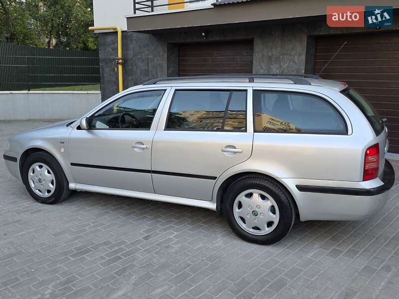 Универсал Skoda Octavia 2003 в Харькове