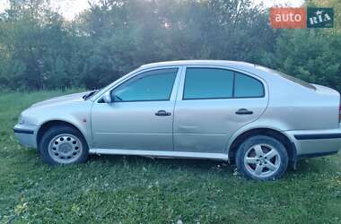 Лифтбек Skoda Octavia 1998 в 