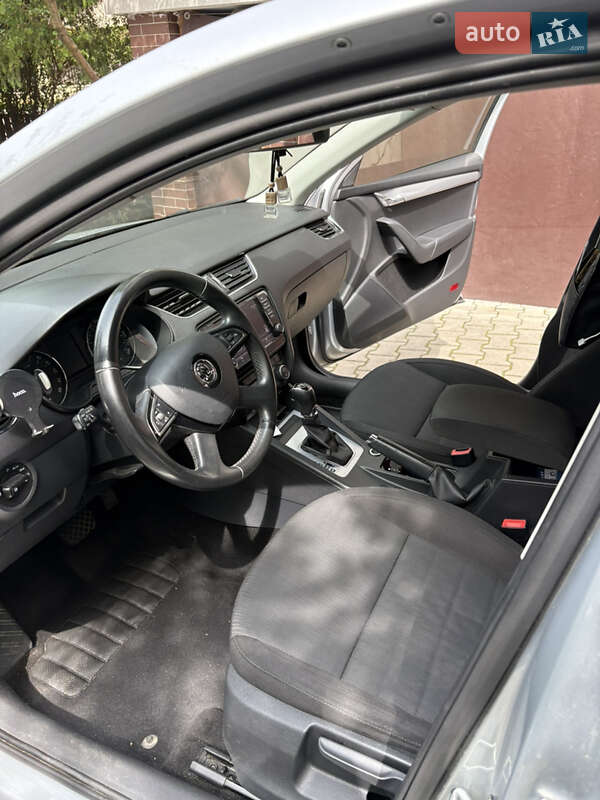Лифтбек Skoda Octavia 2015 в Ужгороде