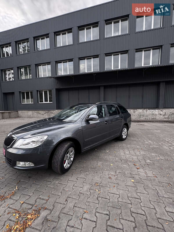 Универсал Skoda Octavia 2011 в Полтаве