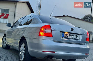 Лифтбек Skoda Octavia 2009 в 