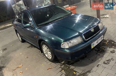 Лифтбек Skoda Octavia 1998 в 