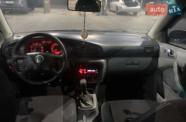 Лифтбек Skoda Octavia 1998 в 