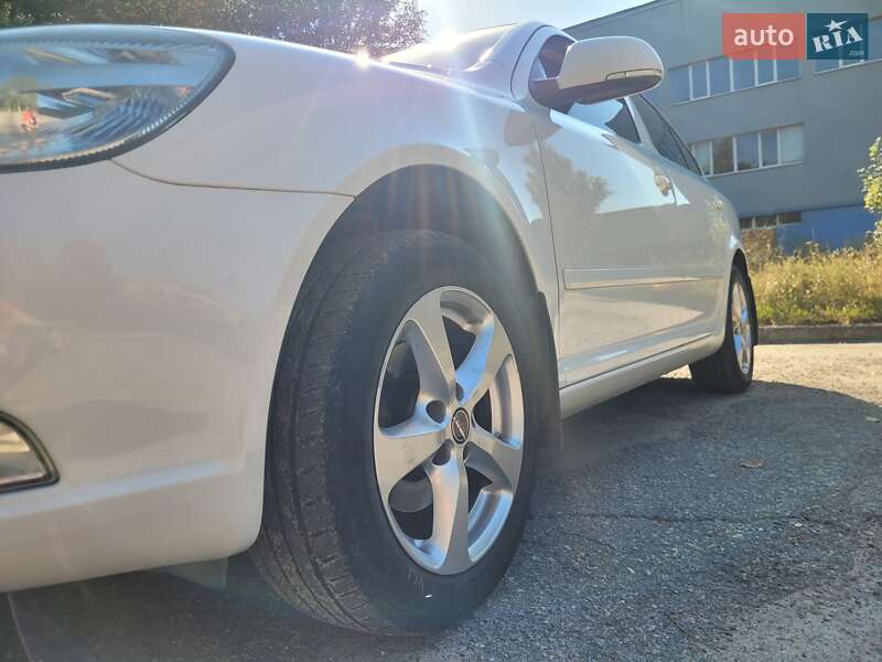 Ліфтбек Skoda Octavia 2011 в Запоріжжі