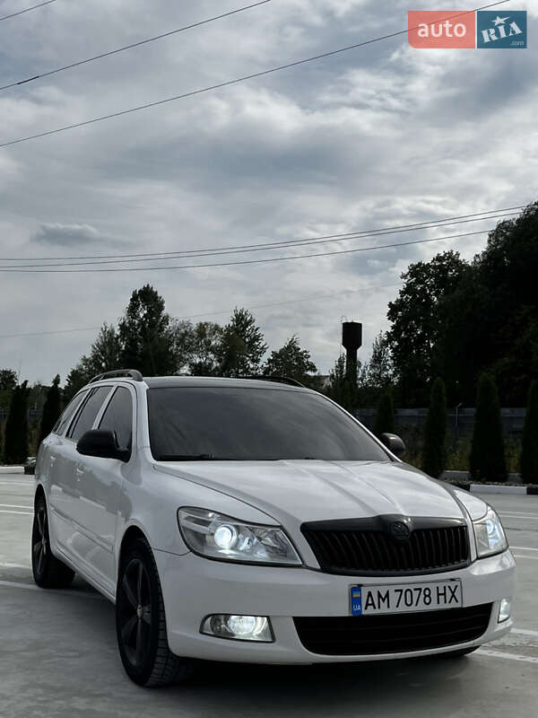 Универсал Skoda Octavia 2010 в Звягеле