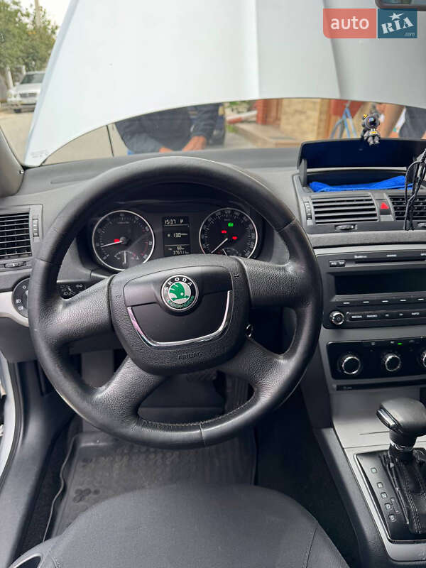 Лифтбек Skoda Octavia 2012 в Полонном