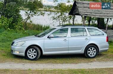 Универсал Skoda Octavia 2010 в 