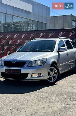 Универсал Skoda Octavia 2010 в Сумах