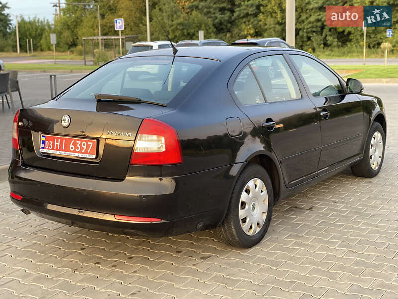 Лифтбек Skoda Octavia 2010 в Луцке