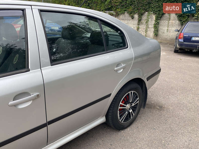 Лифтбек Skoda Octavia 2007 в Ровно