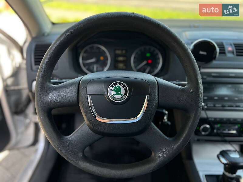 Лифтбек Skoda Octavia 2010 в Львове