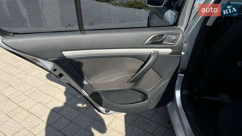 Лифтбек Skoda Octavia 2010 в Львове